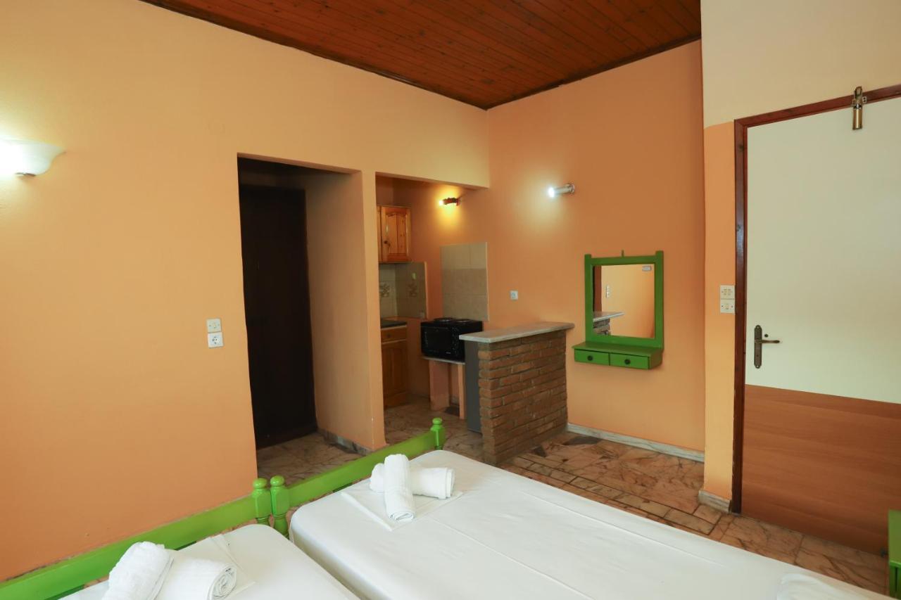 Cosy Budget Rooms To Rent In Ipsos Corfu Exterior foto